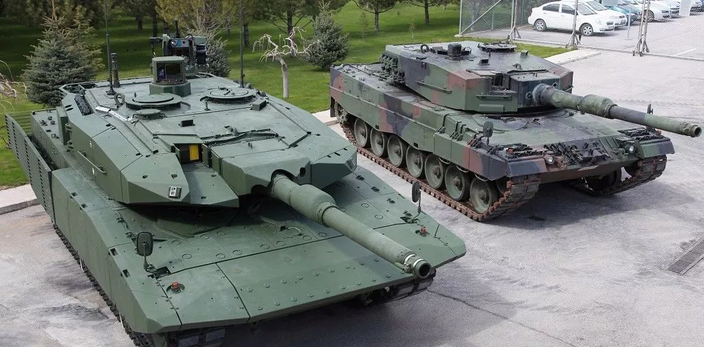 土耳其正将豹2a4升级为豹2ng(左)豹2a4无论是炮塔的外形还是车身主