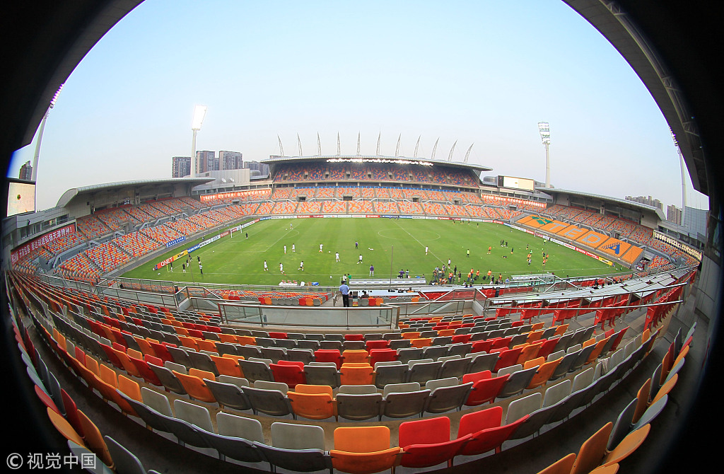 场之外,中国目前还有天津泰达足球场,上海金山足球场两座专业足球场