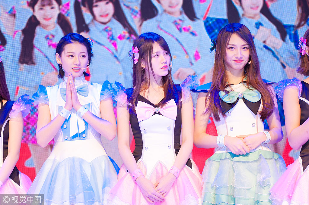 shy48美少女团平安夜来袭 短裙飞扬秀美腿颜值美爆