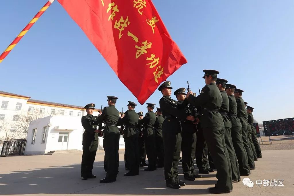 这充满战斗气息的入连仪式是新兵下连后的第一课