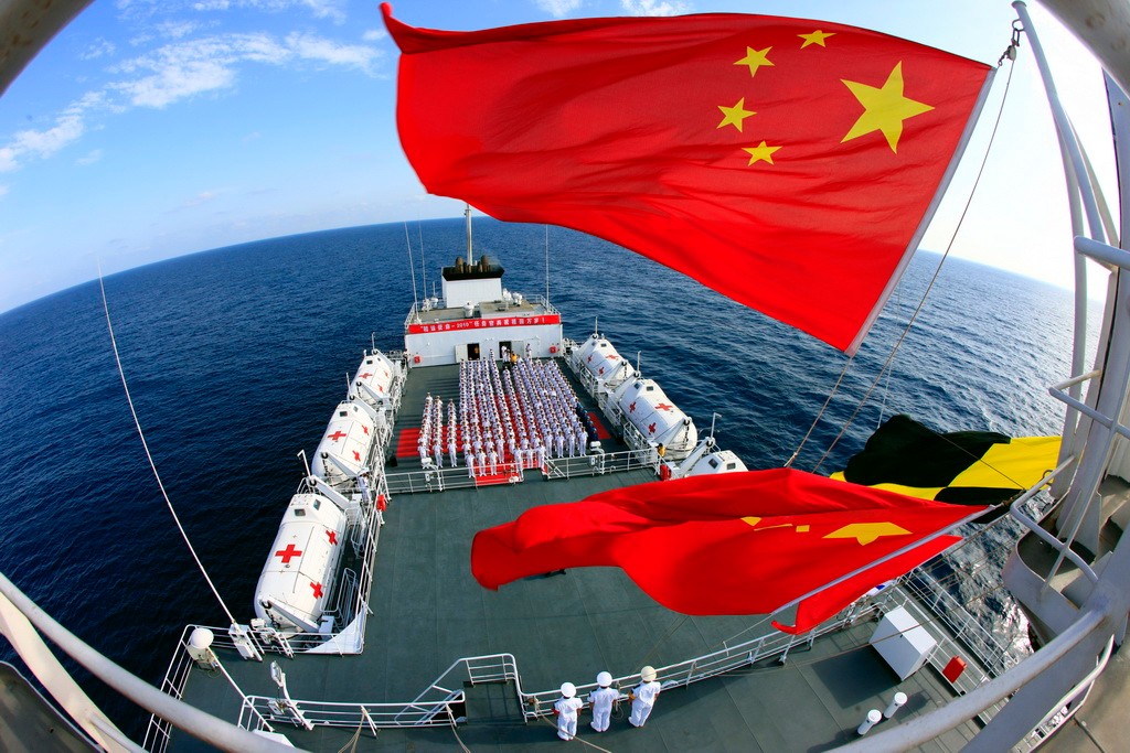 新年第一天中国海军的升旗仪式帅到爆