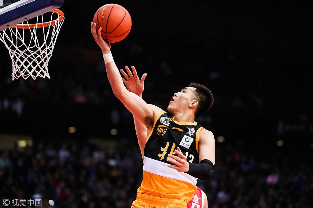 小丁调侃郭少参加扣篮大赛 郭艾伦自爆曾胯下扣篮