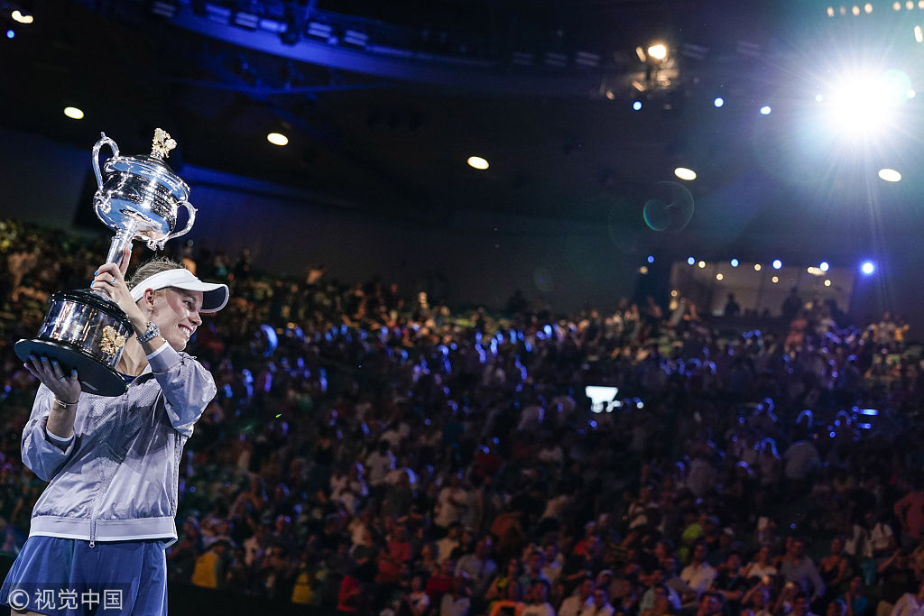 2018澳网女单决赛:颁奖典礼举行 沃兹生涯首夺