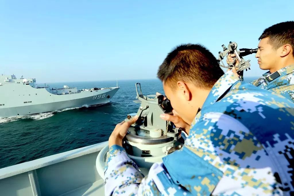 接连出镜央视春晚红海行动这位海军当家花旦是谁