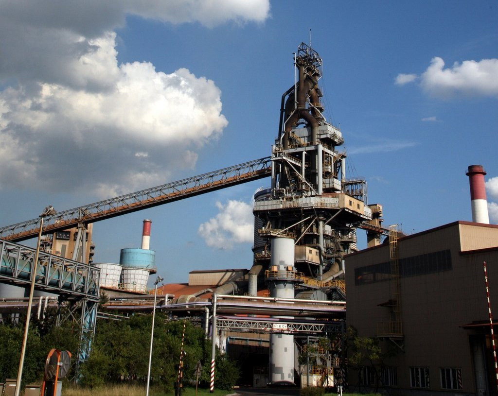 韩国浦项钢铁厂发生氮气泄漏致3人窒息1人死亡