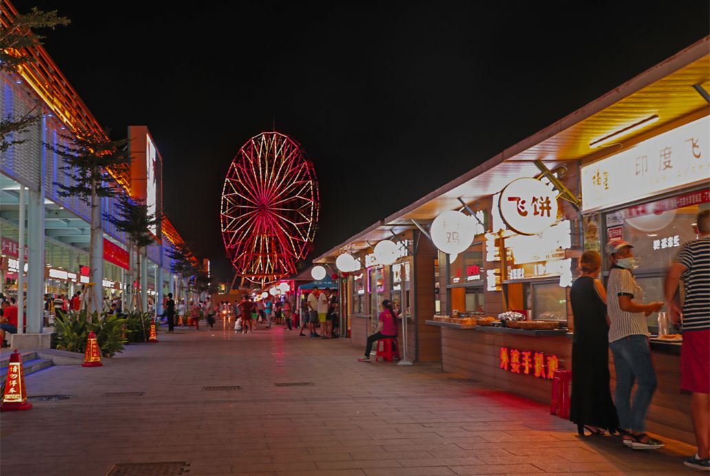 暖心南瓜妹的一个倡议引起强烈反响海口这个广场送上100桌爱心年夜饭