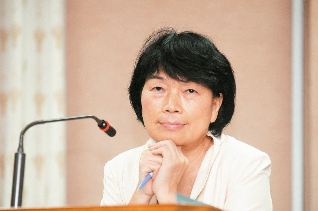 台湾立法机构上演现形记 挖鼻孔看漫画睡梦中"立法"|联合报|龙应台|古