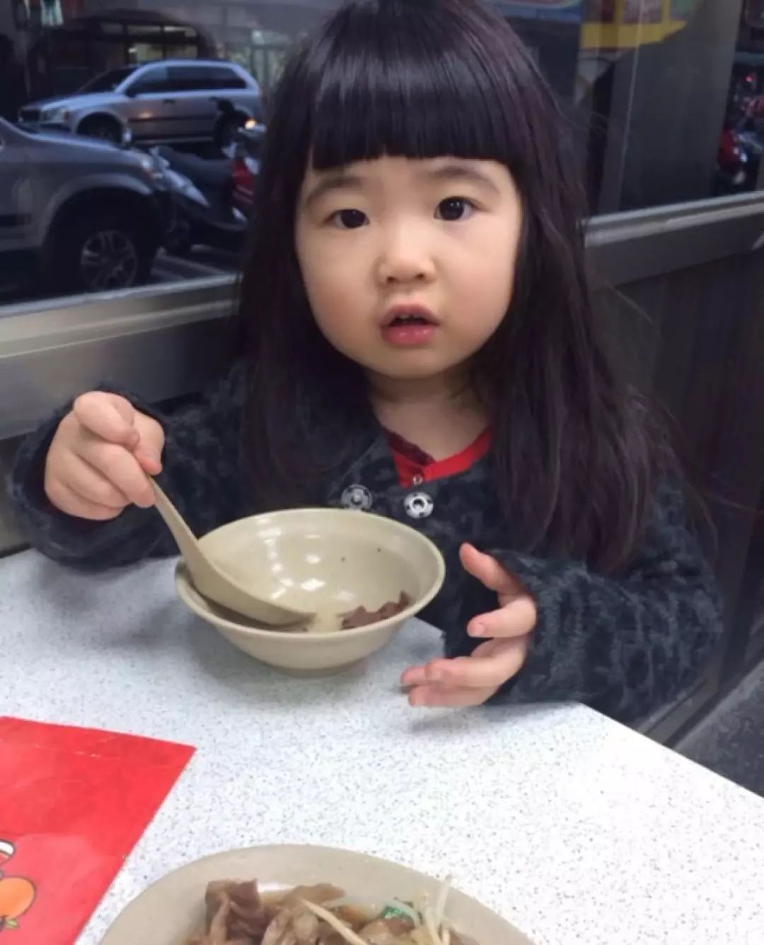 王栎鑫女儿撞脸流氓兔,包贝尔女儿成丑萌界霸主|王栎鑫|包贝尔|王唯伊