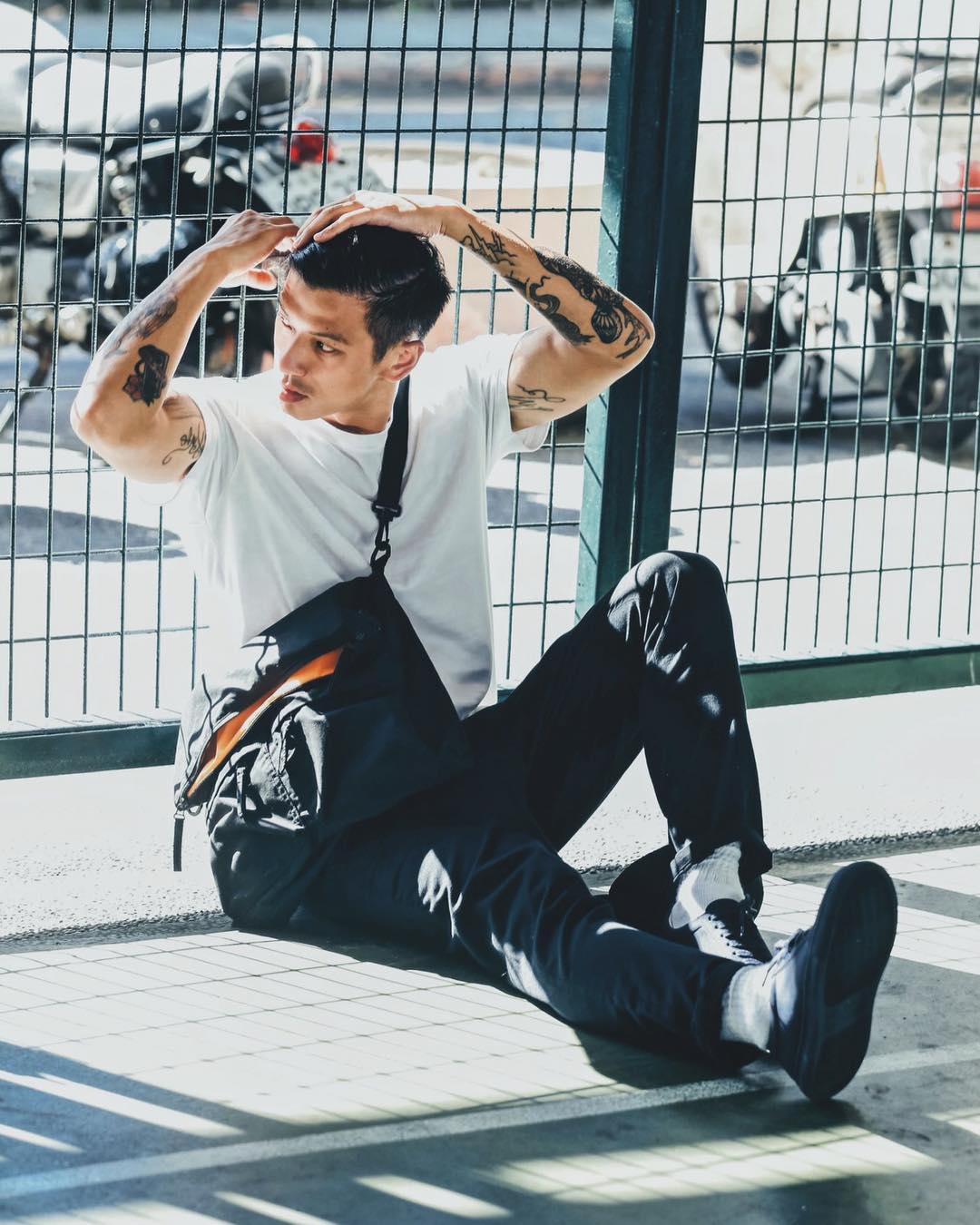 王信凯还是个头号纹身爱好者 他认为:"tattoo is not fashion