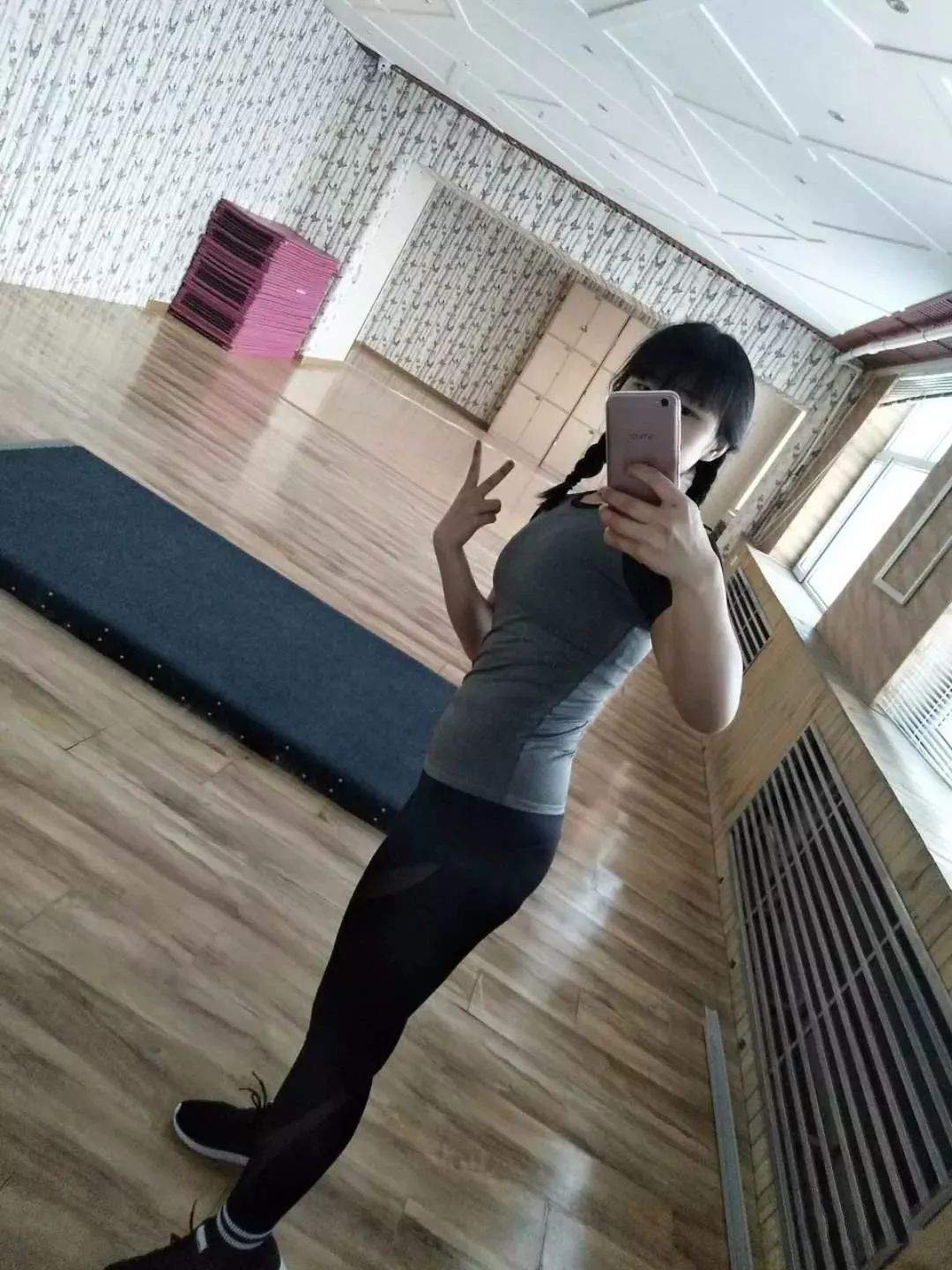 体重峰值226斤的胖女孩小钟一直活在自卑中,因为不想被人嘲笑成