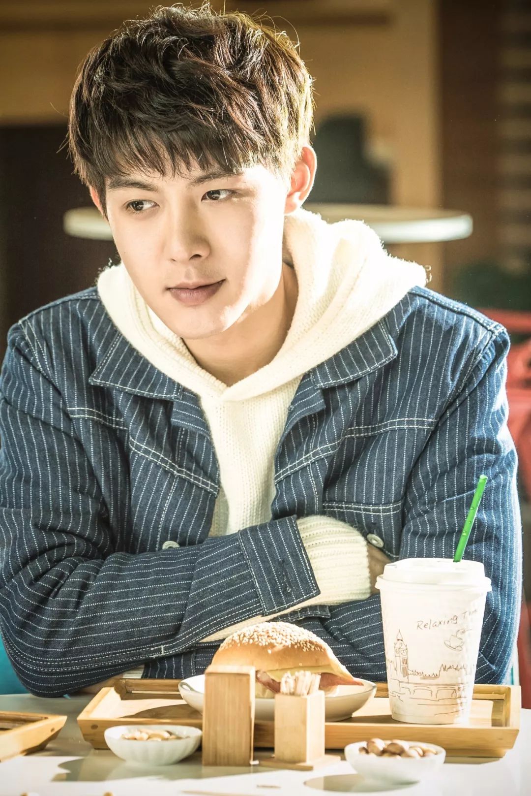 小花与鲜肉丨朱元冰:表演是抽离自己,仿佛灌输一个全新的灵魂