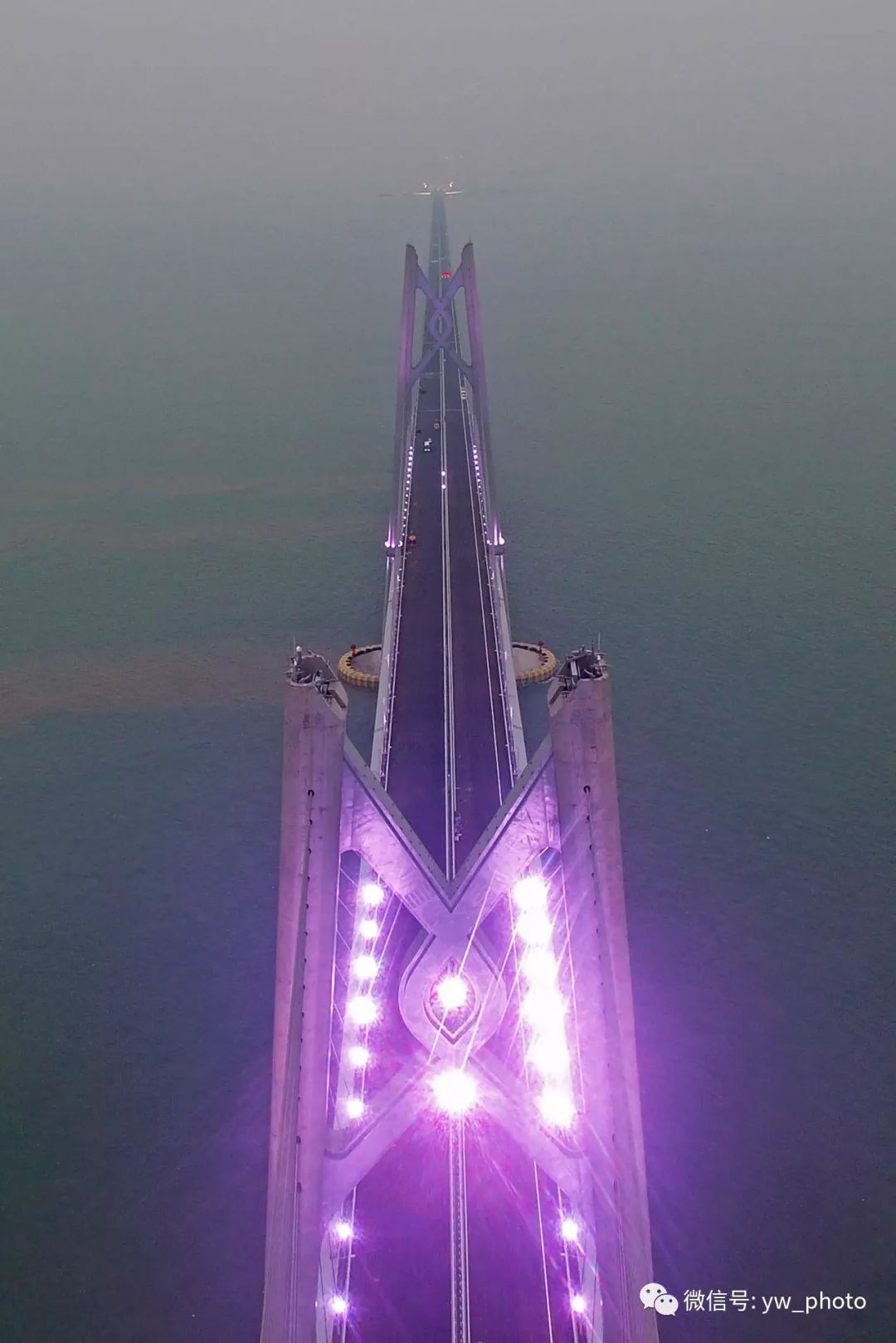 昨晚港珠澳大桥主体全线亮灯!附绝美图片 视频
