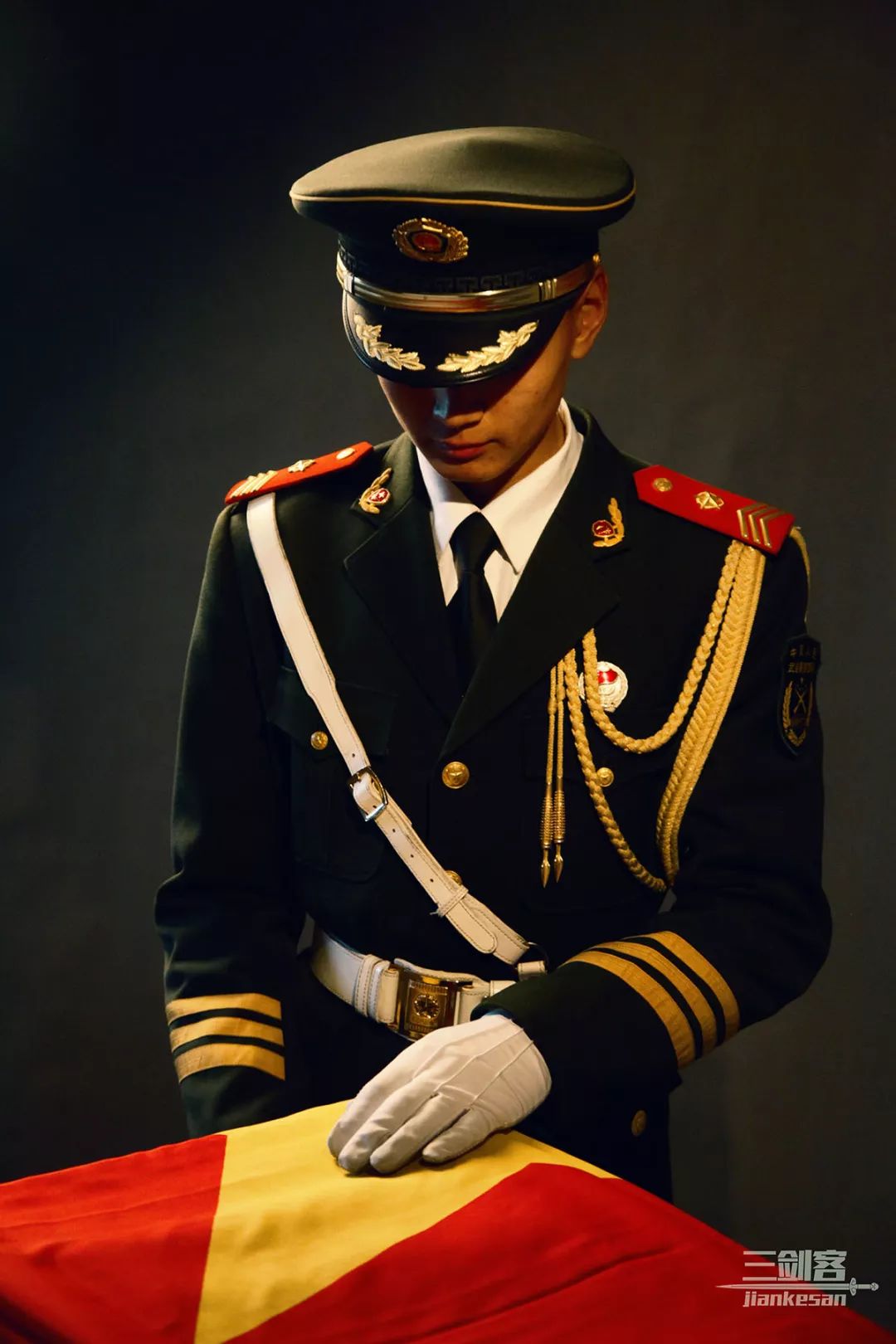 别了武警天安门国旗护卫队 你好解放军仪仗队