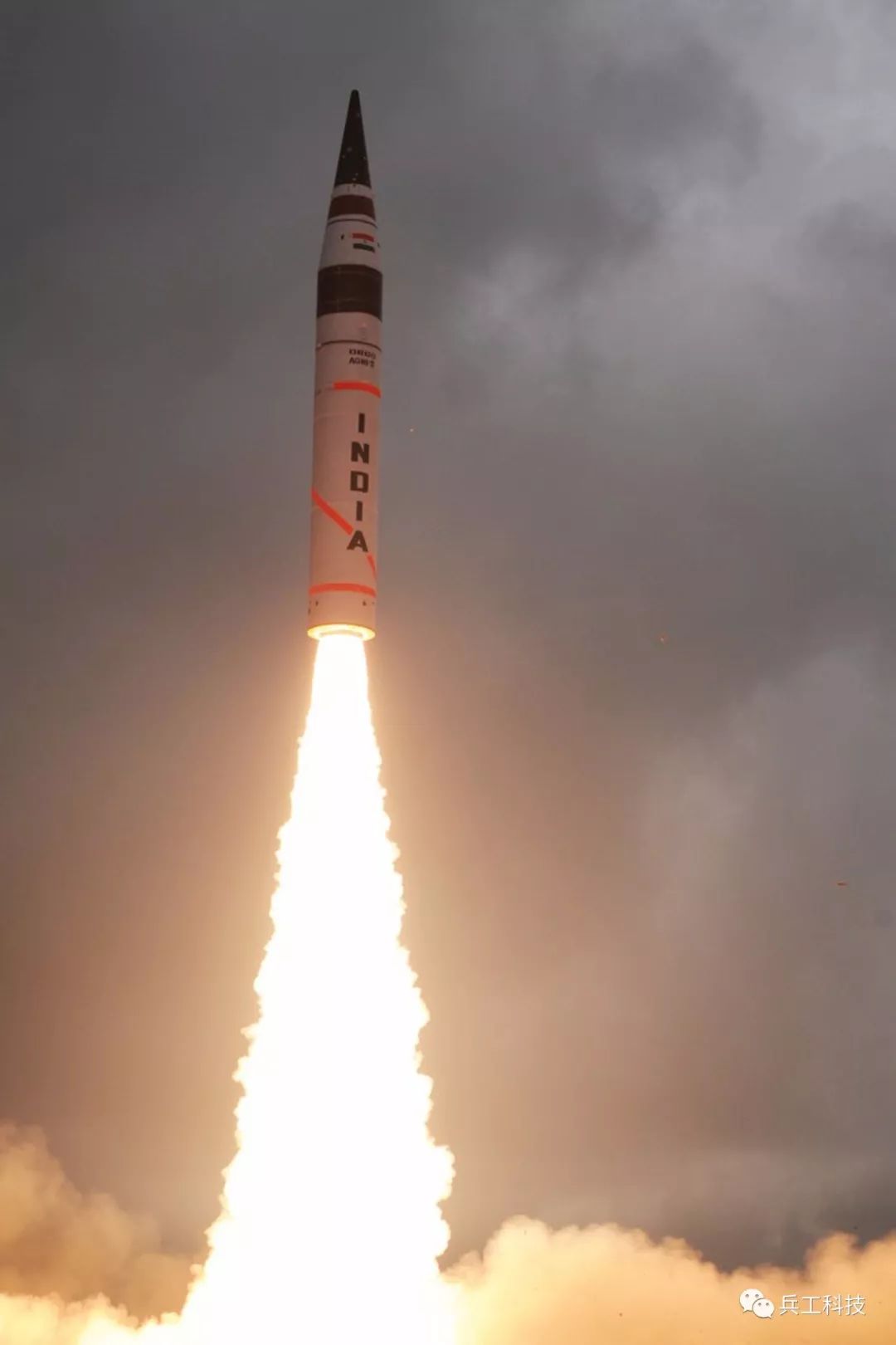 印度23号发射导弹图片
