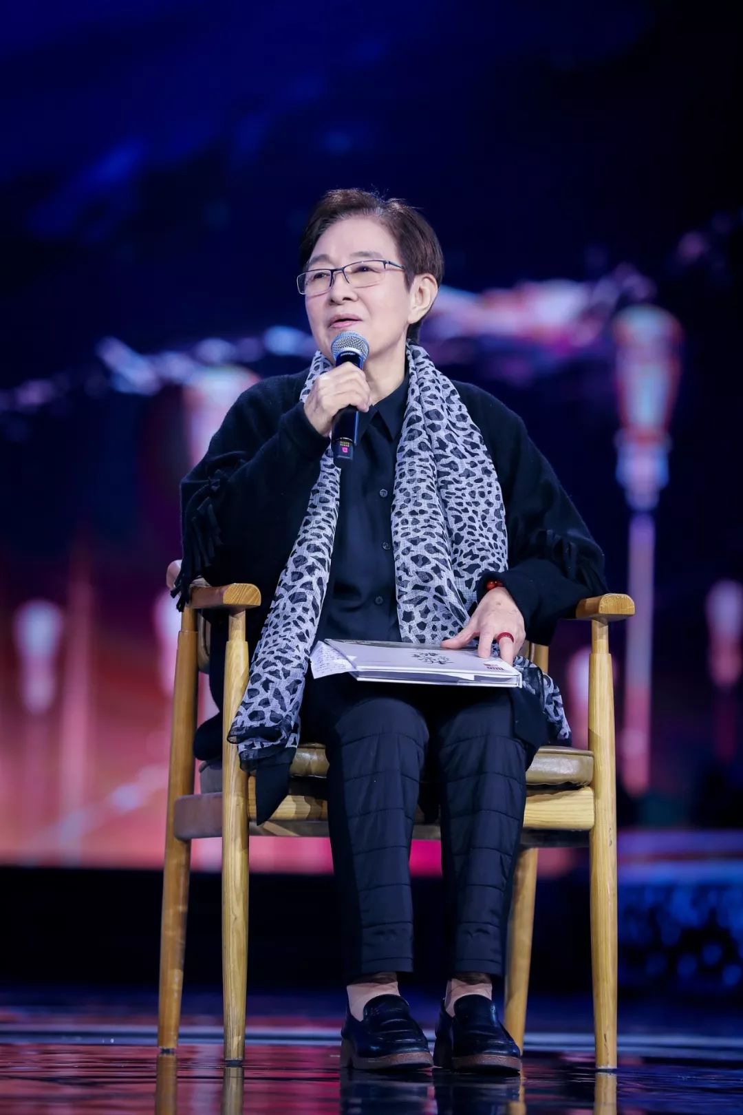 就停停"丈夫担心她身体状态写了20首的时候都不曾马虎可见谷建芬老师