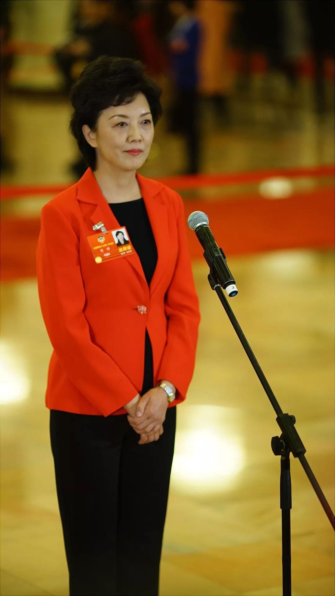 她说……|周晔|手语|特教_新浪新闻