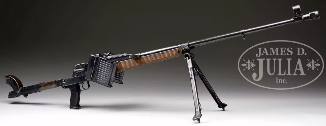 德国在二战前也采用了中口径反坦克枪的设计路线,于是诞生了pzb 38/39