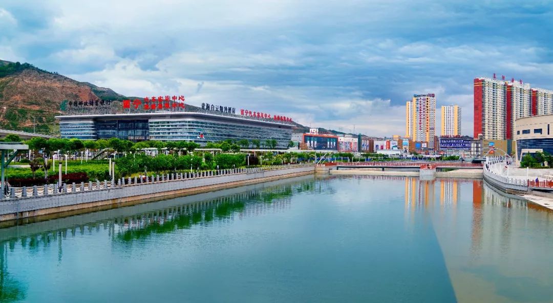美西堡森林公园熊猫馆七彩吉祥塔北川湿地公园凤凰山路海洋馆多巴新城