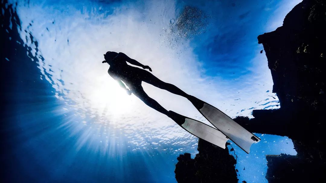 水下潜水美人鱼模式,这些姿势收藏了