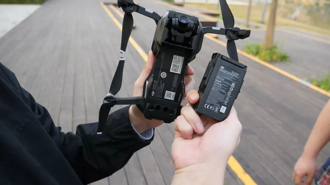 大疆mavic air 全球首发评测:可能是性价比最高的无人机,没有之一