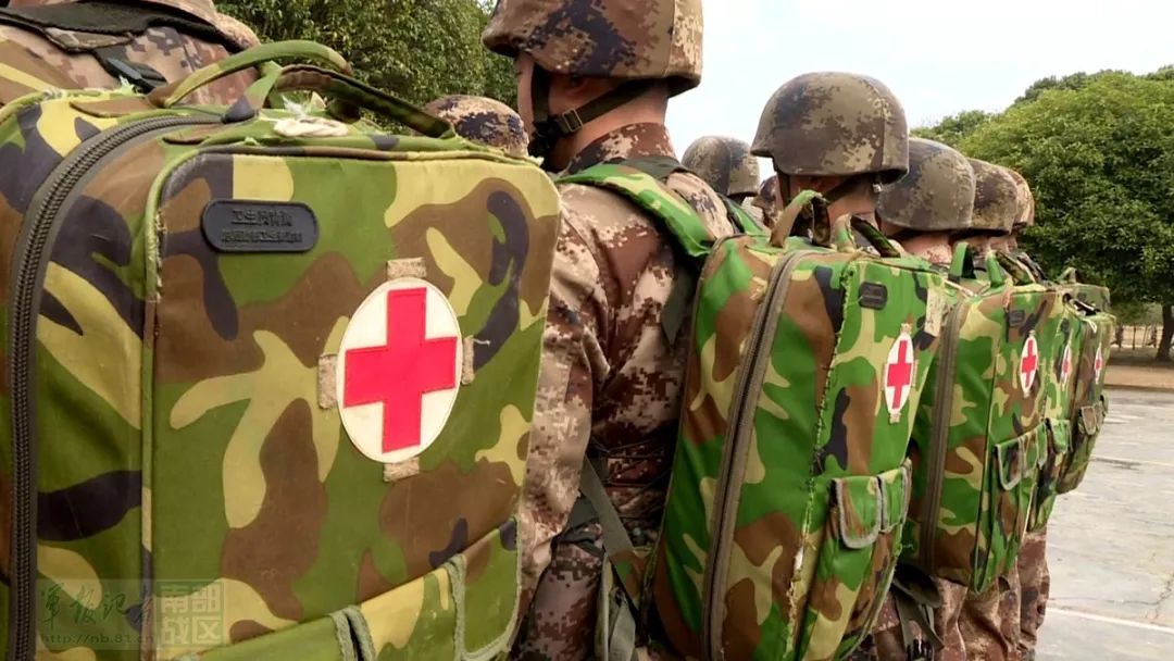 从卫生队到卫生连白衣天使走上了训练场