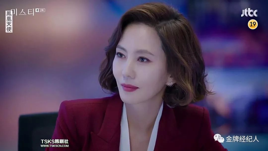 满足所有女性幻想的《迷雾》,是我看过最爽的大女主戏!