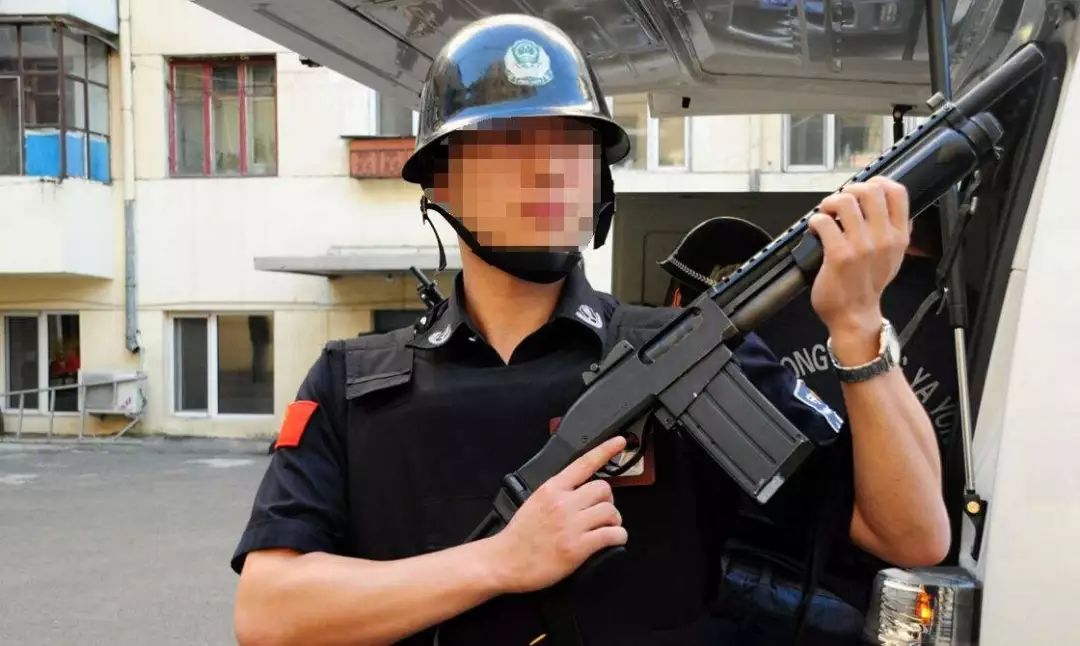 为什么运钞车的押运员一般只配备霰弹枪?|军武问答