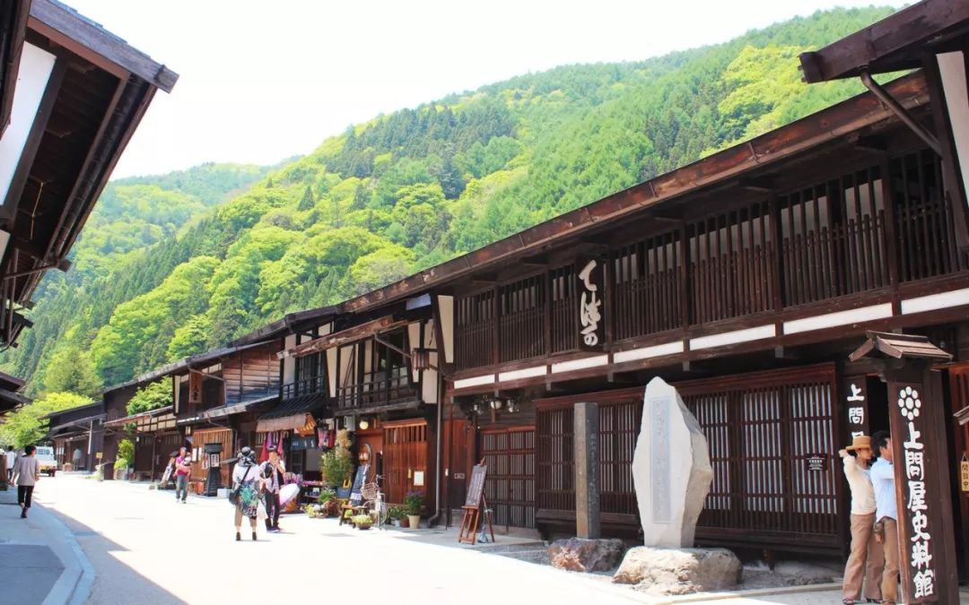 日本特色小镇以人文资源为基础而形成特色,藏着日本特有的"田舍文化"