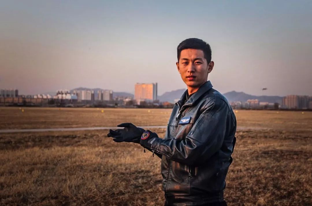 新春福利!高颜值兵哥哥军便装对比照大放送,速收藏