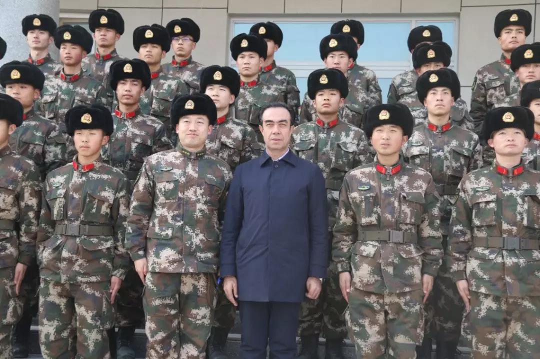 正文值此新春佳节来临之际,墨玉县委副书记,政府县长马合木提·吾买尔