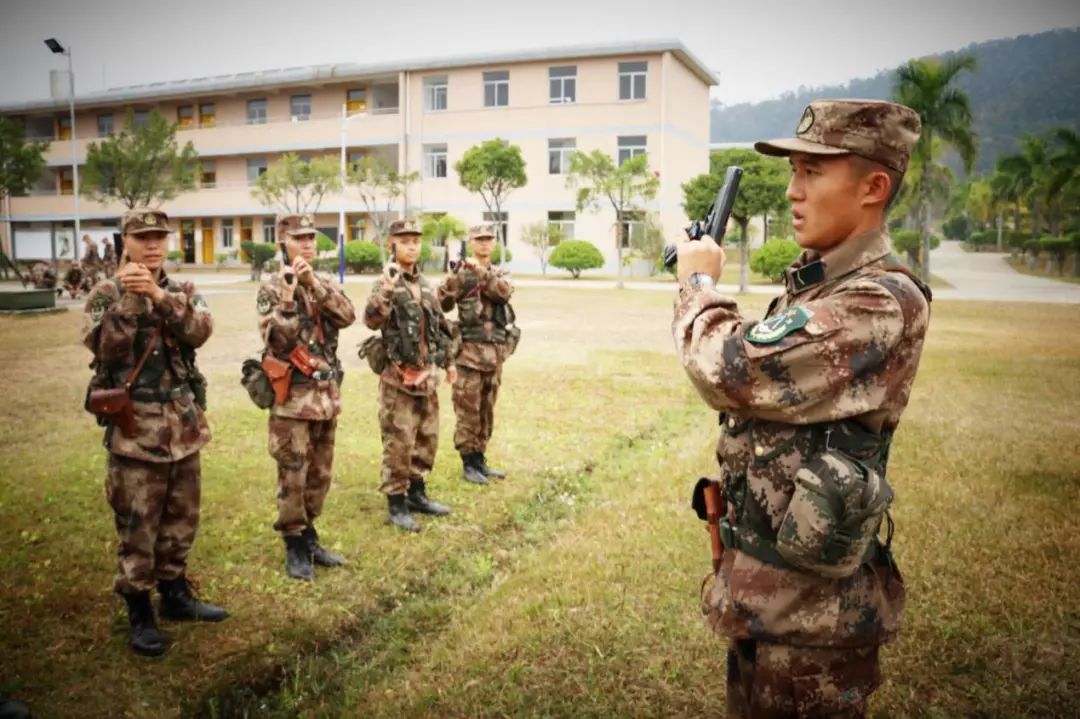一起来看看31626部队这群战斗力满格的列兵如何燃爆训练场吧!