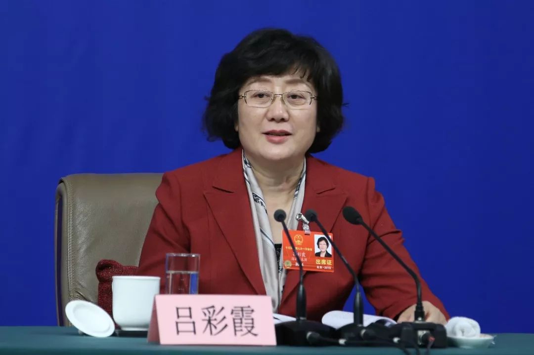 校园欺凌,垃圾围城,夫妻共同债务……这些问题都将有法可依!