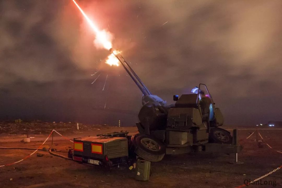 高射炮打飞机如果没打中那么炮弹都飞到哪里去了