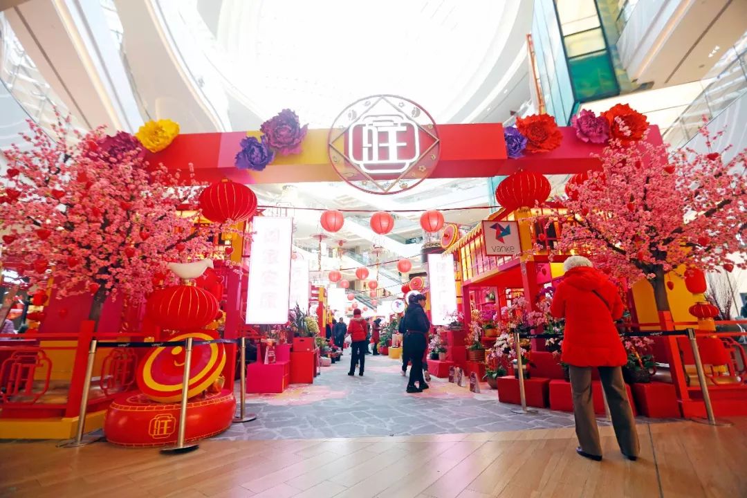 大量上市,狗年生肖吉祥物,灯笼,福帖,中国结,红包等过年用品陆续开售