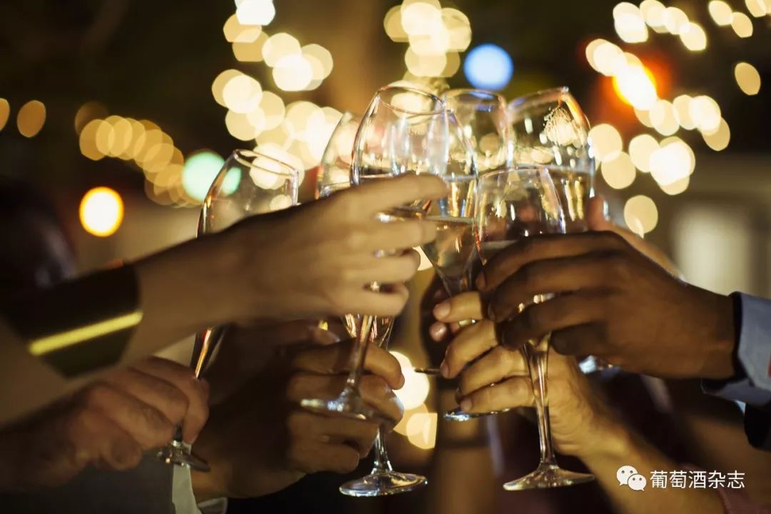 一年级 | 要hold住聚会,这些祝酒礼仪的由来你一定要懂