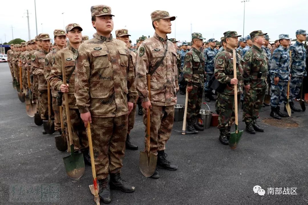 陆军某训练基地:军政军民团结培育双拥之花