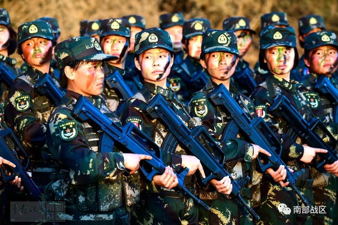 24名女子特战队员在七彩云南绽放