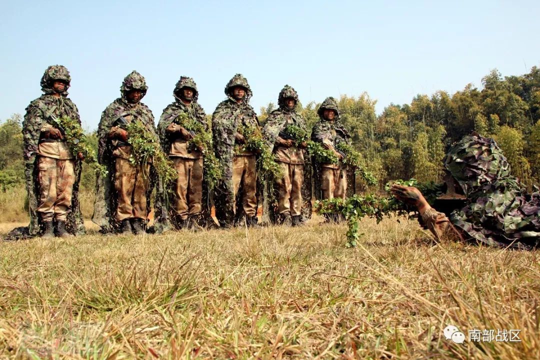 吉利服 高倍镜 丛林,狙击手上演"绝地求生"|徐先