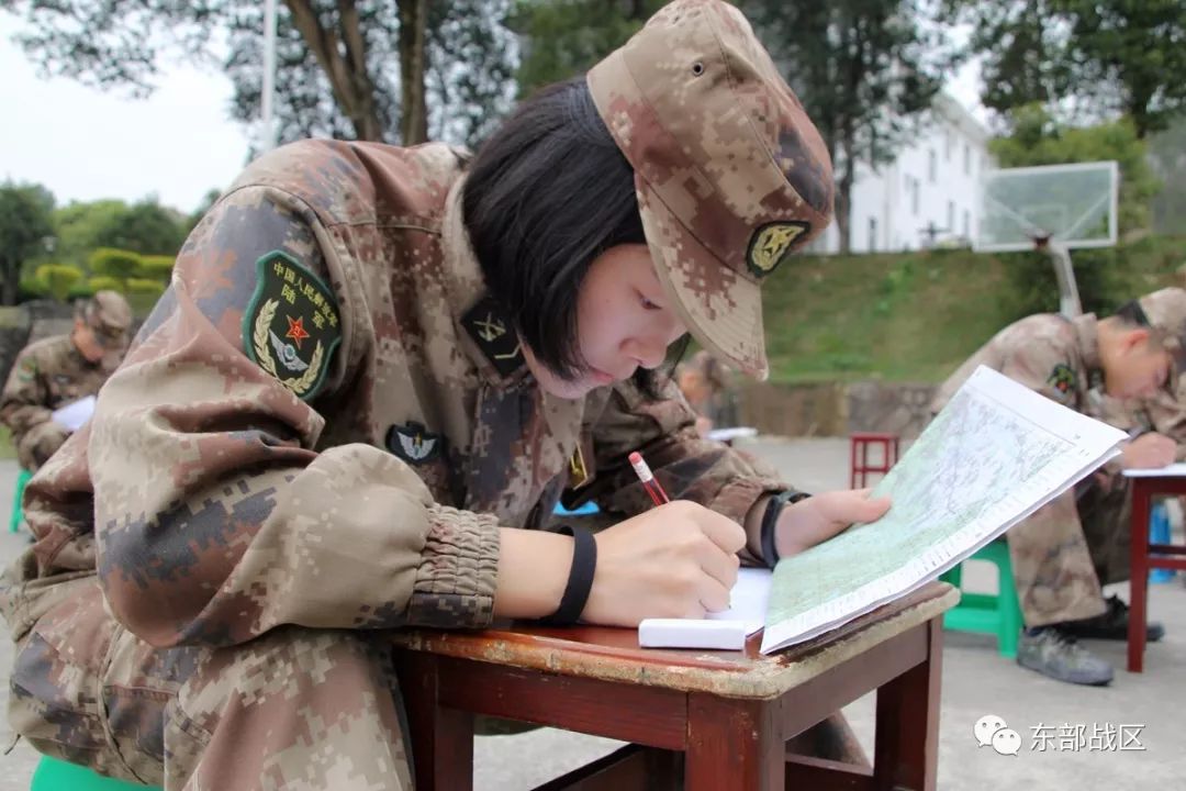 女兵从女孩子到女汉子我感觉