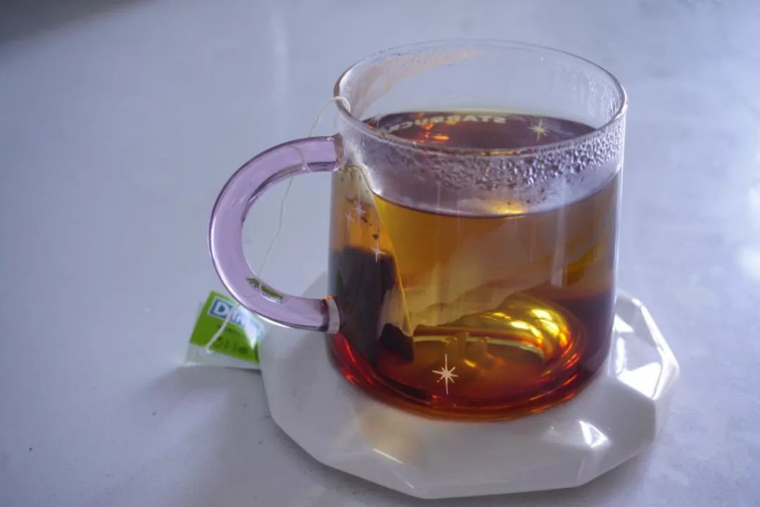 染发危害太大,多吃这几种食物告别白发