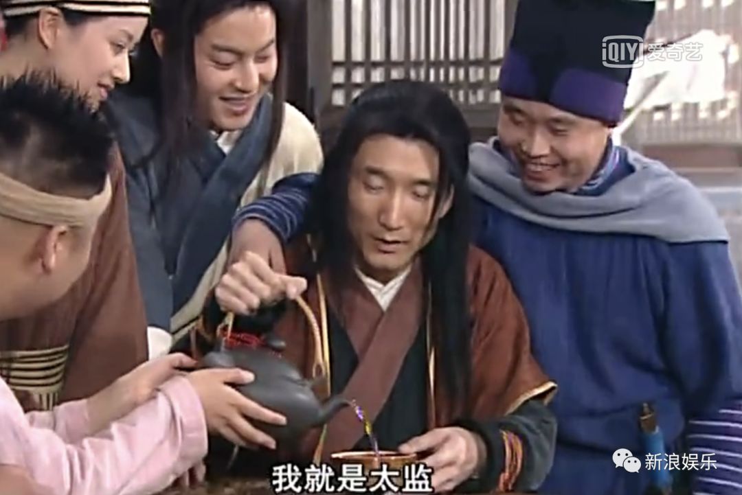 那兰花指一翘~无双笑不出来.还有小郭帮无双做得媒,那个假洋人辛普森.