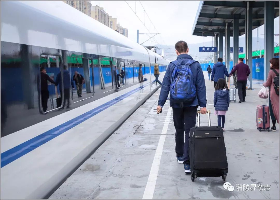 消防兵的回乡探亲路