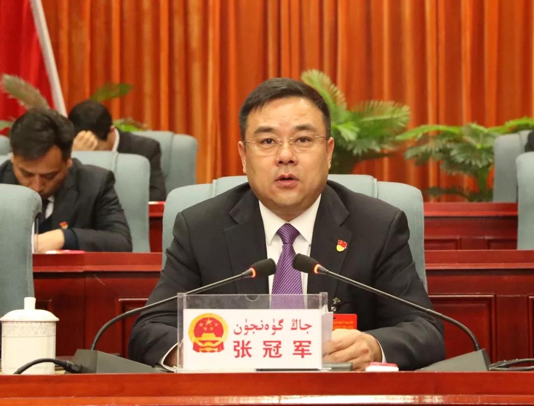 张冠军要求,县政府,人民法院和人民检察院要认真贯彻执行人大的决议