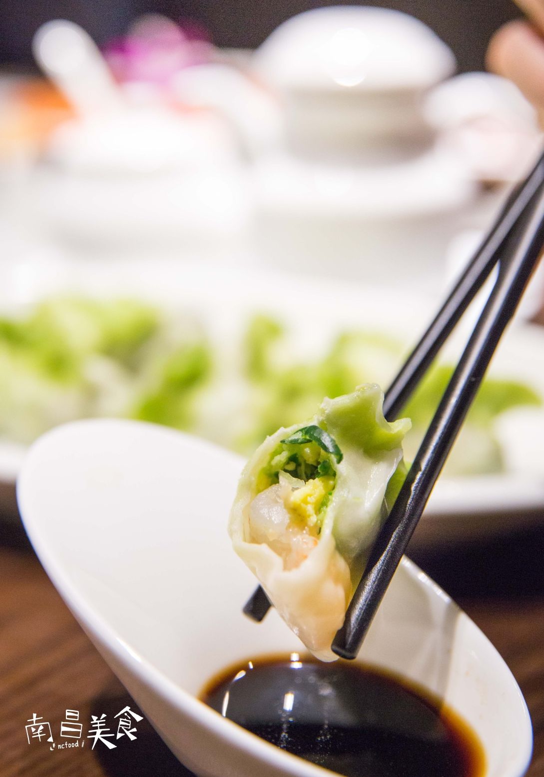 这个黄瓜鸡蛋虾仁水饺,端上来的时候我和我的小伙伴都惊呆了