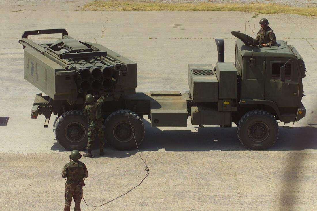 发布消息称,美国批准向波兰出售价值5亿美元的空对空导弹和火箭炮系统