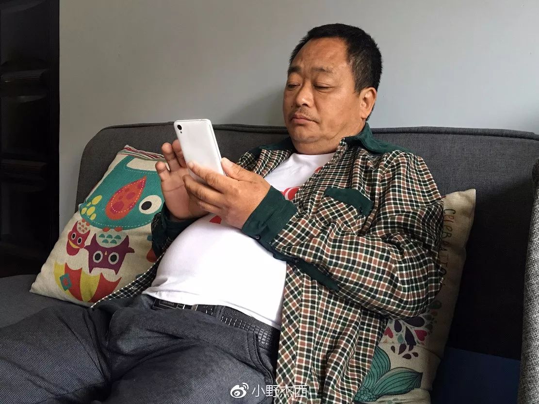 励志又暖心为陪父亲减肥他特意增重20斤父子半年减