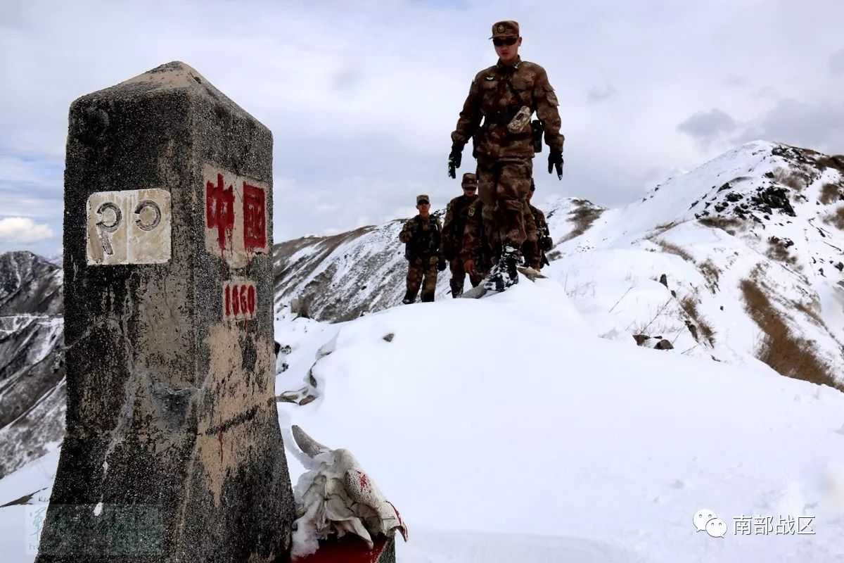没错这是南方边防官兵顶风冒雪堪比塞北