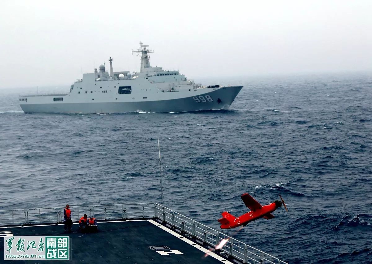 南海舰队某登陆舰支队组织实战化训练