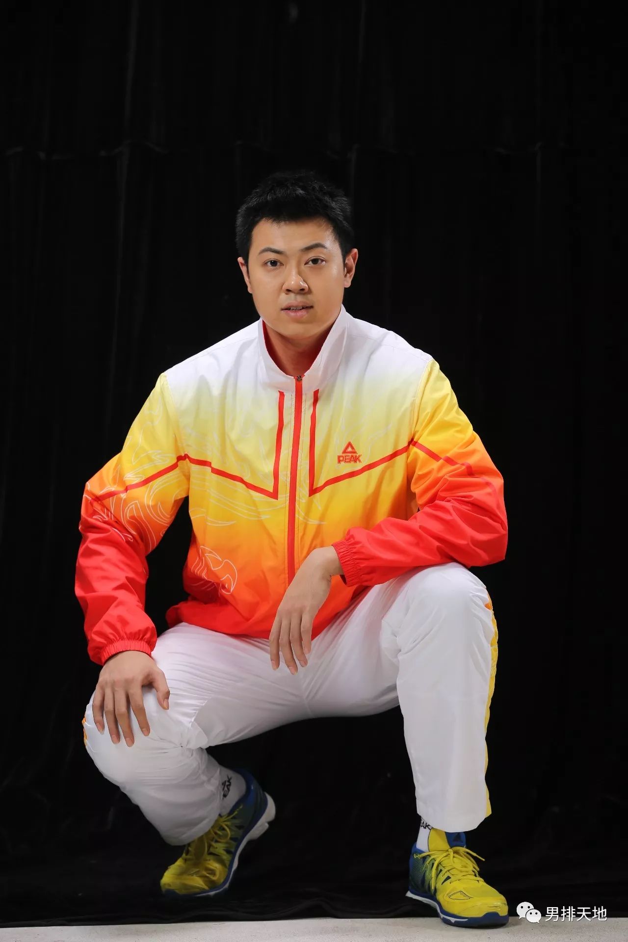 关注|河北男排送新年礼物——大片登场!2018说一声:新年快乐!_手机新