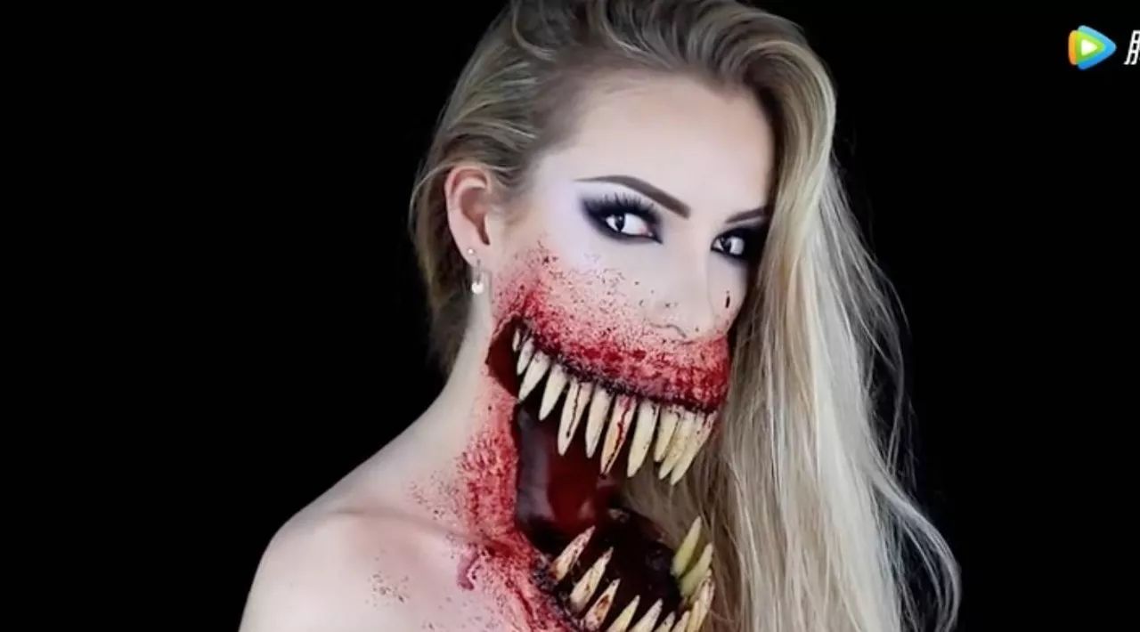 特效化妆师展示美女变野兽特效妆,惊艳全场